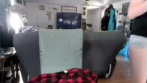 Snapshot of goddessdeezy chatting on 10.23.25 goddessdeezy online show from 10.23.25