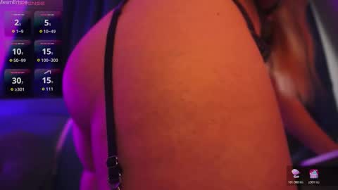 Snapshot of goddesseriss chatting on 10.28.25 MesmErisse online show from 10.28.25