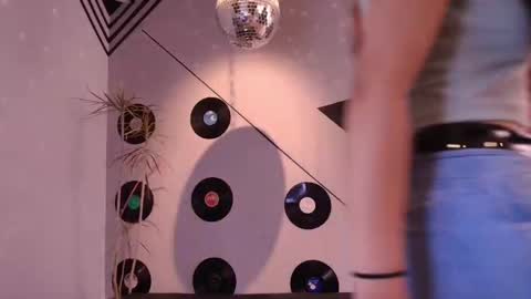 Snapshot of goddessjulieta chatting on 11.16.25 Julieta online show from 11.16.25