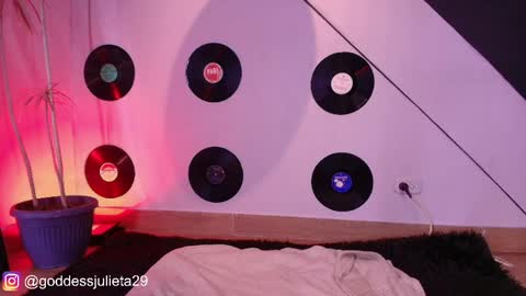 Julieta online show from 04.08.26