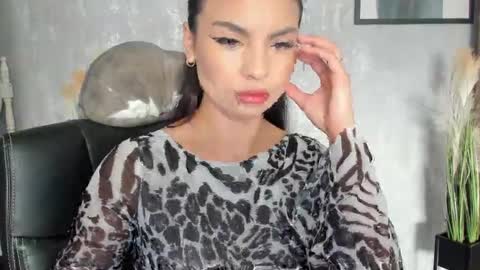 Snapshot of goddessmiaa chatting on 03.10.25 Mistress online show from 03.10.25
