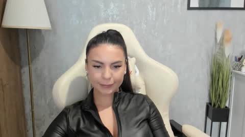 Snapshot of goddessmiaa chatting on 09.17.25 Mistress online show from 09.17.25