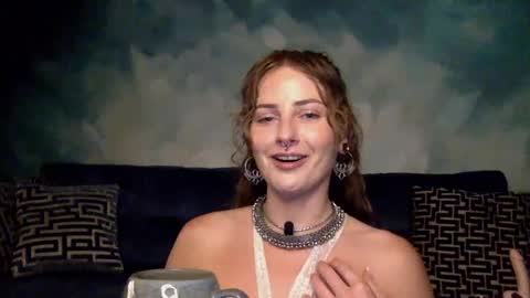 Snapshot of goddessmiamuse chatting on 06.04.26 goddessmiamuse online show from 06.04.26