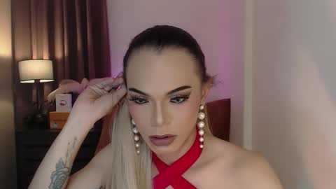 Snapshot of goddessmichaella chatting on 12.01.24 Michaella online show from 12.01.24