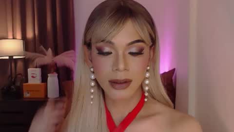 Snapshot of goddessmichaella chatting on 12.21.24 Michaella online show from 12.21.24