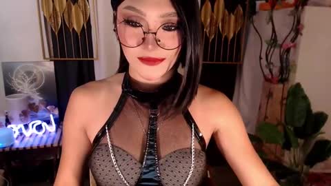 Snapshot of goddessquinnie chatting on 01.20.25 quinnie online show from 01.20.25