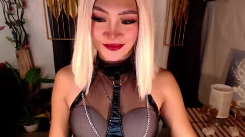 Snapshot of goddessquinnie chatting on 03.03.25 quinnie online show from 03.03.25