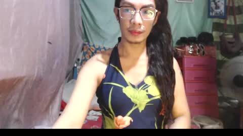 Snapshot of goddesssonyaxxx chatting on 06.18.26 KENNY DOLL online show from 06.18.26