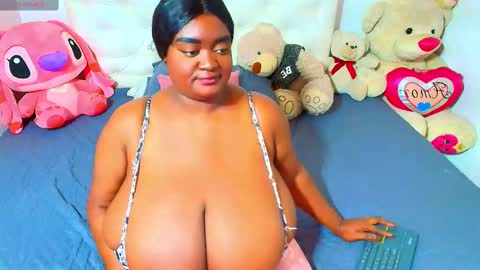 Snapshot of godessqqq chatting on 10.02.25 Godess Tracy online show from 10.02.25