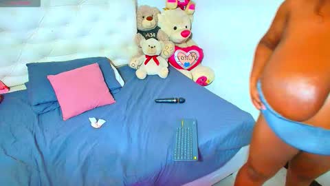 Snapshot of godessqqq chatting on 10.23.25 Godess Tracy online show from 10.23.25