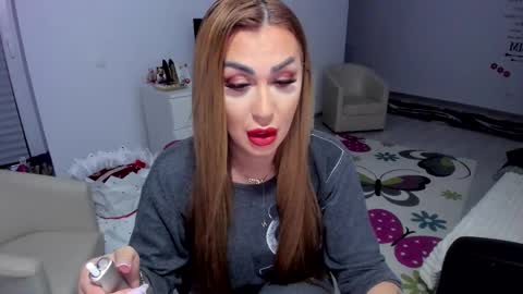 Nicole.. online show from 02.19.25