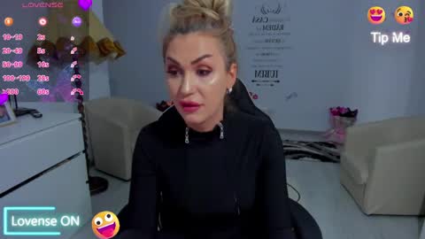 Nicole.. online show from 03.28.26