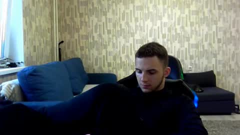 Snapshot of golden_boyyy21 chatting on 02.13.25 Golden boyyy21 online show from 02.13.25