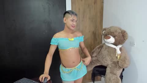 Snapshot of goldenangels1 chatting on 10.12.25 goldenangels1 online show from 10.12.25