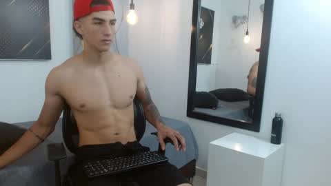 Snapshot of goldendesirex_ chatting on 04.04.26 online show from 04.04.26