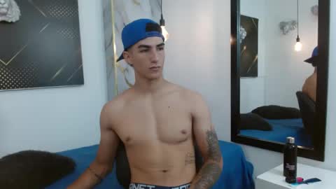 Snapshot of goldendesirex_ chatting on 04.17.26 online show from 04.17.26