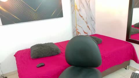 Snapshot of goldendesirex_ chatting on 05.09.26 online show from 05.09.26