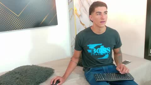 Snapshot of goldendesirex_ chatting on 05.11.26 online show from 05.11.26