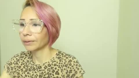 Snapshot of goldengirlrose chatting on 03.21.26 goldenrosa online show from 03.21.26