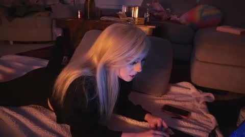 Snapshot of goldengoddessxxx chatting on 12.05.24 Sammy online show from 12.05.24