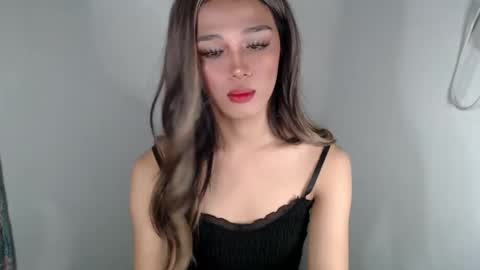 Lily is Gold online show from 02.28.25