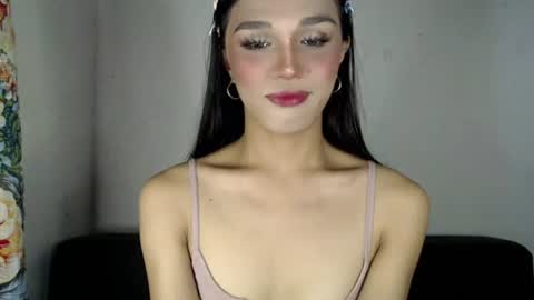 Snapshot of goldenlily69 chatting on 07.14.26 Lily is Gold online show from 07.14.26