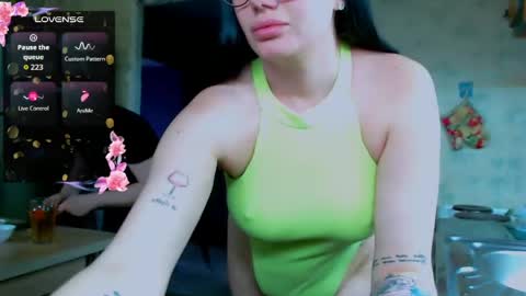 Snapshot of goldenwitchx chatting on 04.18.26 Polina online show from 04.18.26