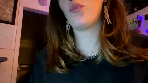 Snapshot of goldstarprincessxxx chatting on 11.17.25 Goldstar and Princess online show from 11.17.25