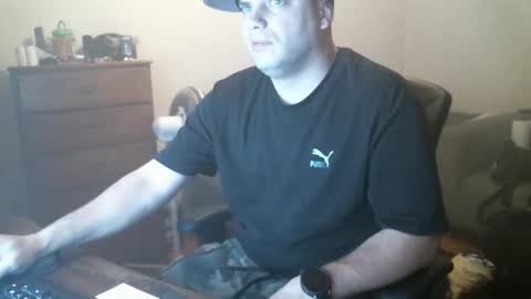 Snapshot of goleafzgo chatting on 02.01.25 goleafzgo online show from 02.01.25