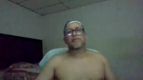 Snapshot of golons17 chatting on 04.29.26 golons17 online show from 04.29.26
