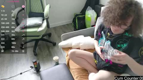 Snapshot of gomoreup chatting on 09.24.25 gomoreup online show from 09.24.25