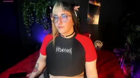 Snapshot of gomory_kitty chatting on 04.24.26 gomory_kitty online show from 04.24.26