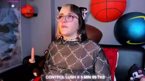 Snapshot of gomory_kitty chatting on 05.20.26 gomory_kitty online show from 05.20.26