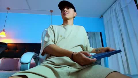 Snapshot of good_sheep chatting on 02.06.25 good_sheep online show from 02.06.25