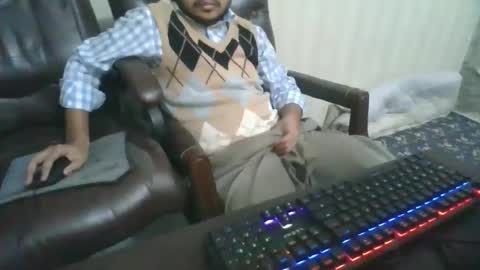 Snapshot of goodfucker3252 chatting on 01.06.25 Arab Pronstar online show from 01.06.25