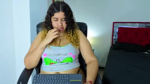 Snapshot of goodgirlxxxl chatting on 04.28.26 Goodgirlxxxl online show from 04.28.26