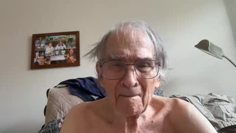 Snapshot of goodgrief12345 chatting on 05.27.26 Sweet old guy online show from 05.27.26