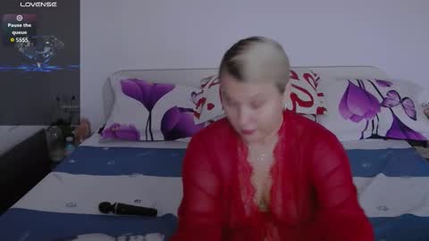 Elysa online show from 11.04.25