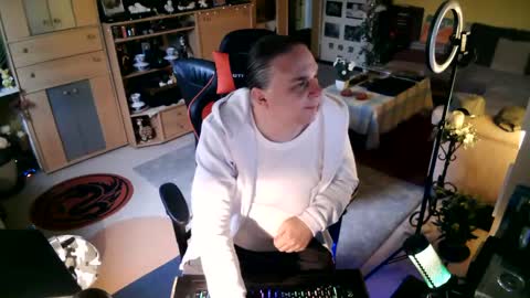 google5001 online show from 10.05.25