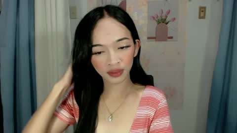 Snapshot of gorgeous_celestine chatting on 06.23.26 tine online show from 06.23.26