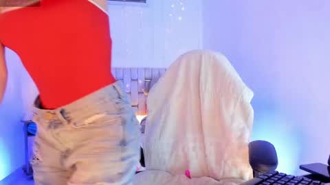 Snapshot of gorgeous_t chatting on 04.24.26 i am Jessi I love animals and drawing I hope to get along with everyone. XOXO online show from 04.24.26