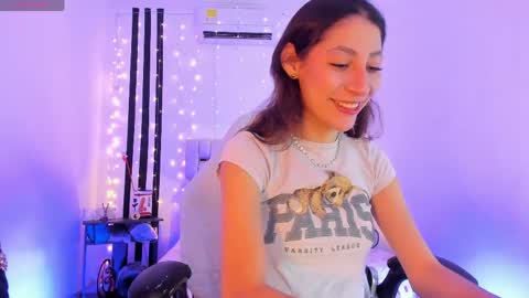Snapshot of gorgeous_t chatting on 05.19.26 i am Jessi I love animals and drawing I hope to get along with everyone. XOXO online show from 05.19.26