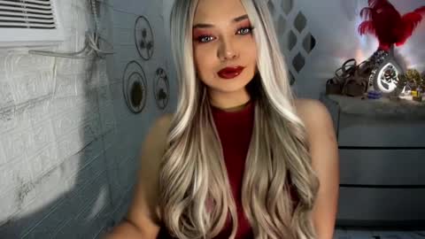 Snapshot of gorgeousamandarose chatting on 02.01.25 Amanda rose online show from 02.01.25