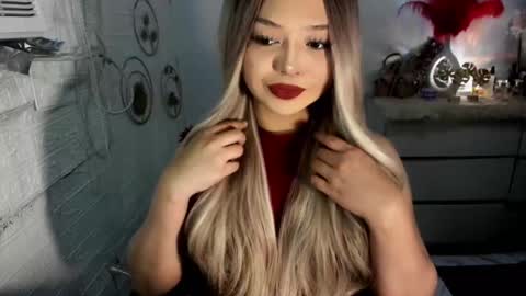 Snapshot of gorgeousamandarose chatting on 03.10.25 Amanda rose online show from 03.10.25