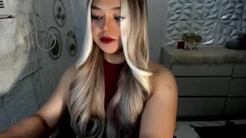 Snapshot of gorgeousamandarose chatting on 10.15.25 Amanda rose online show from 10.15.25