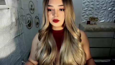 Snapshot of gorgeousamandarose chatting on 10.17.25 Amanda rose online show from 10.17.25