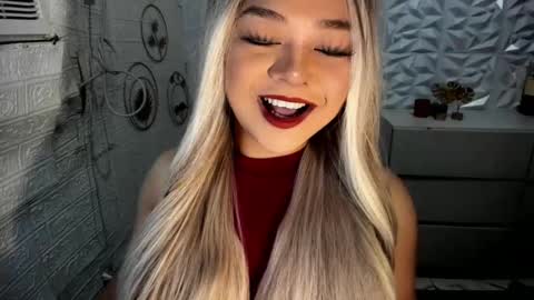 Snapshot of gorgeousamandarose chatting on 11.22.25 Amanda rose online show from 11.22.25