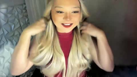 Snapshot of gorgeousamandarose chatting on 06.16.26 Amanda rose online show from 06.16.26
