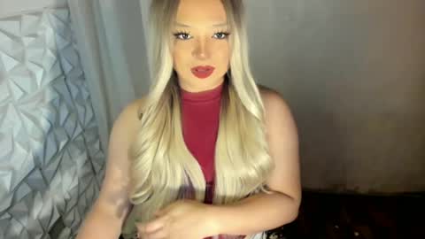 Snapshot of gorgeousamandarose chatting on 06.17.26 Amanda rose online show from 06.17.26