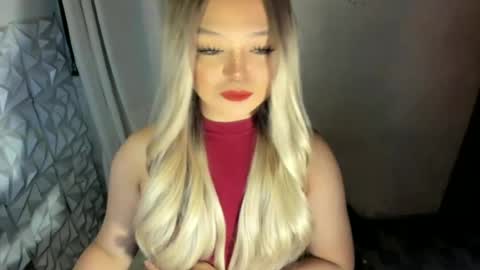 Snapshot of gorgeousamandarose chatting on 06.19.26 Amanda rose online show from 06.19.26